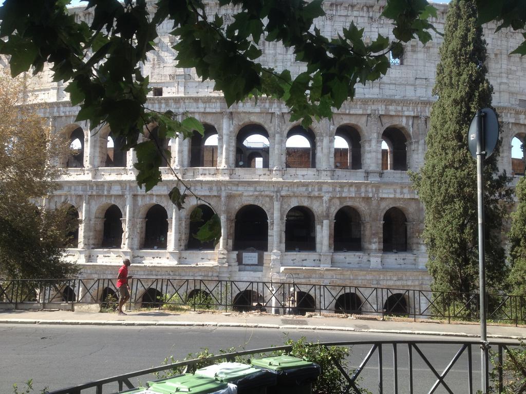 House&Colosseum Roma Esterno foto